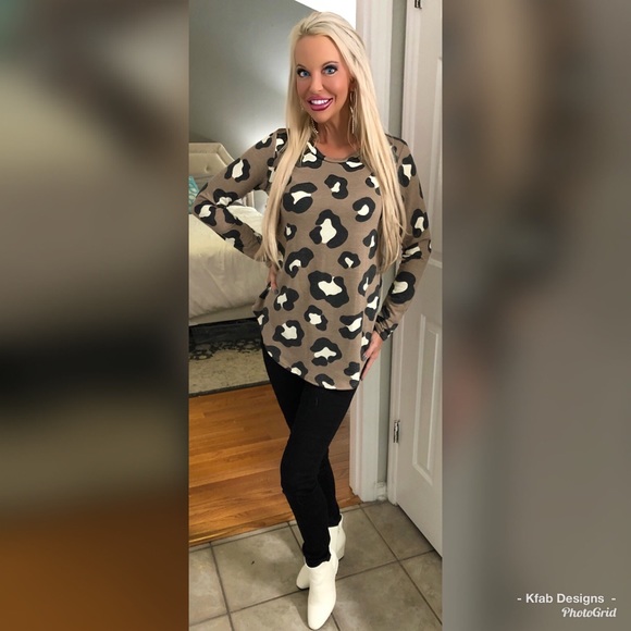 🛍LAST 1! Rosey Brown Animal Print Tunic! 💕 - Picture 2 of 7